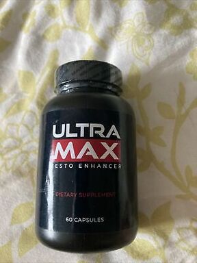 برلن سے ہینرچ کے جائزے سے UltraMax Testo Enhancer کیپسول کے ساتھ جار کی تصویر